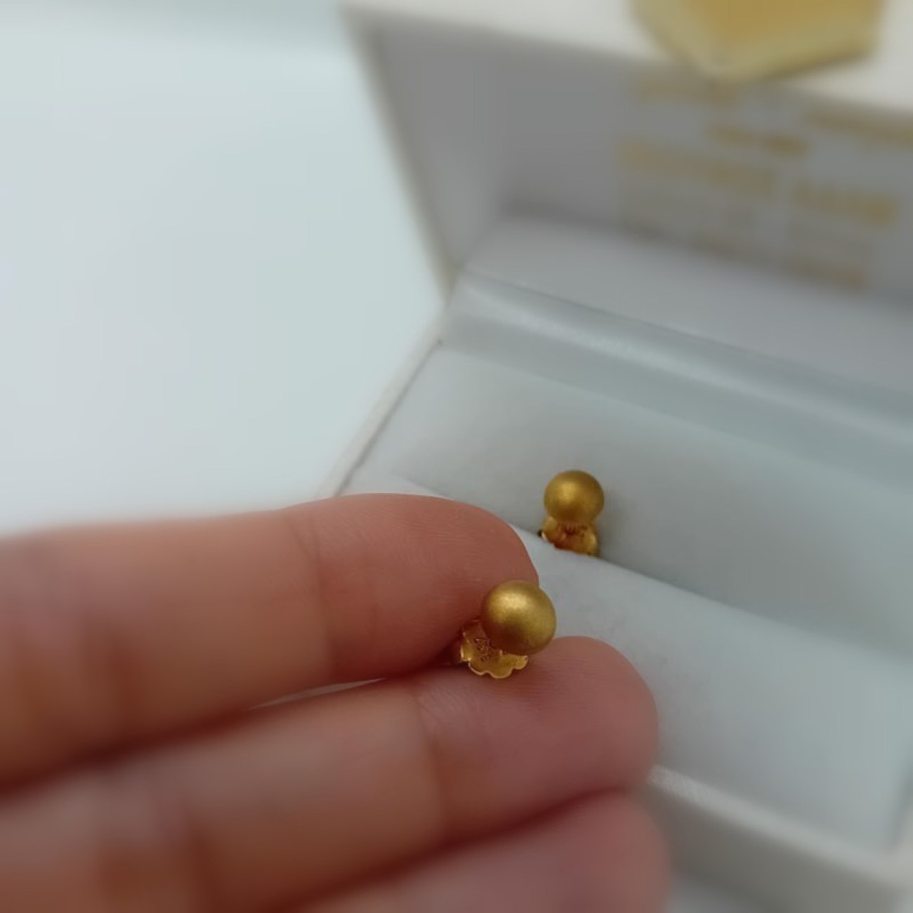 Μπίλιες σκουλαρίκια ματ χρυσά Κ14