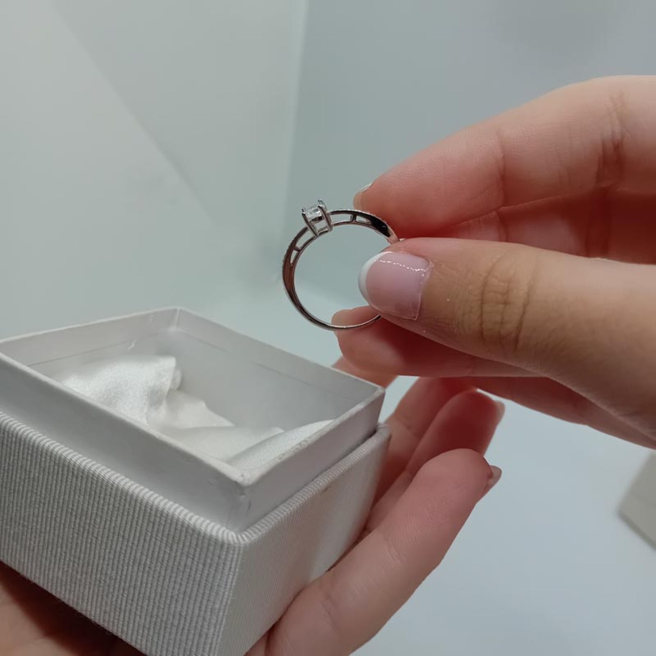 ΑΣΗΜΕΝΙΟ ΔΑΧΤΥΛΙΔΙ μονόπετρο