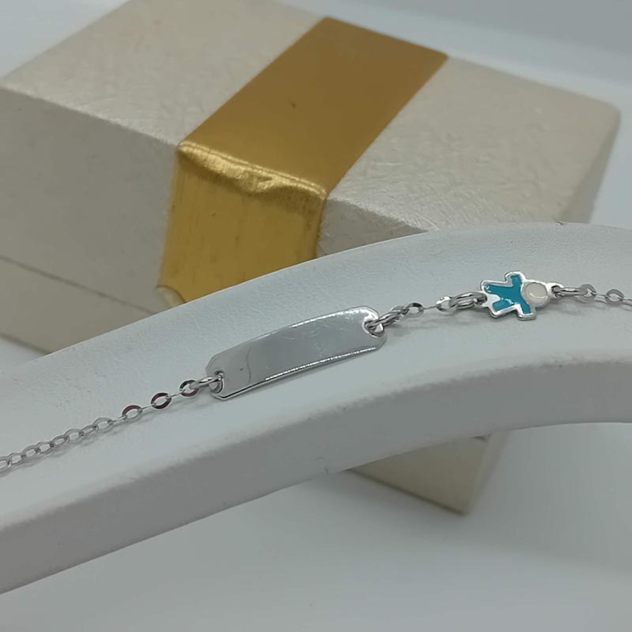 eca1e236-3de5-4204-a5f1-ef233aeb4775