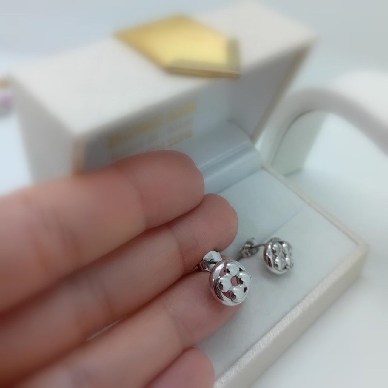 Σκουλαρίκια λευκόχρυσα Κ14 κυκλικά