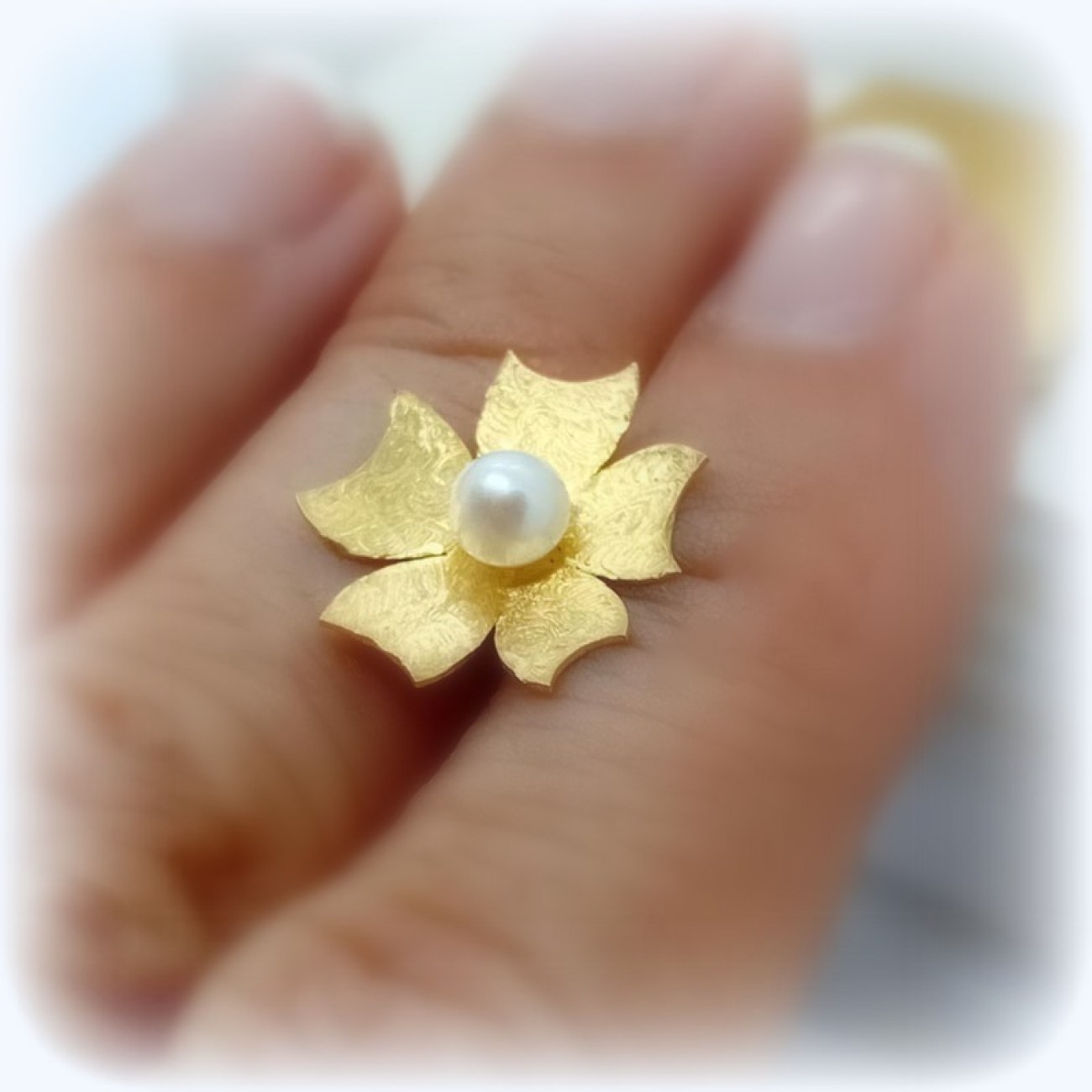 ΧΡΥΣΟ μενταγιόν λουλούδι με πέρλα