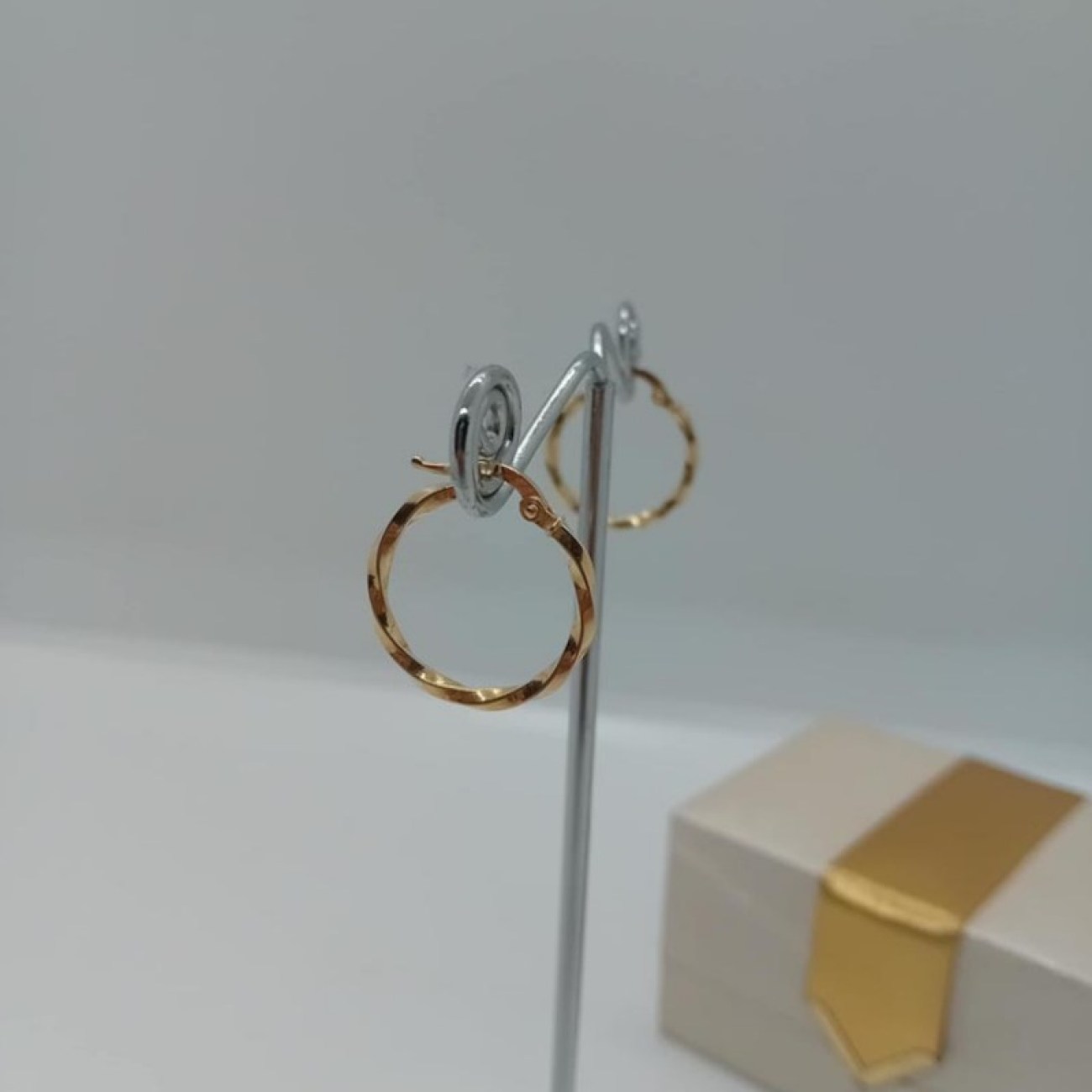 efcae3d3-ce16-466a-8be1-cd95ef6aa8f8