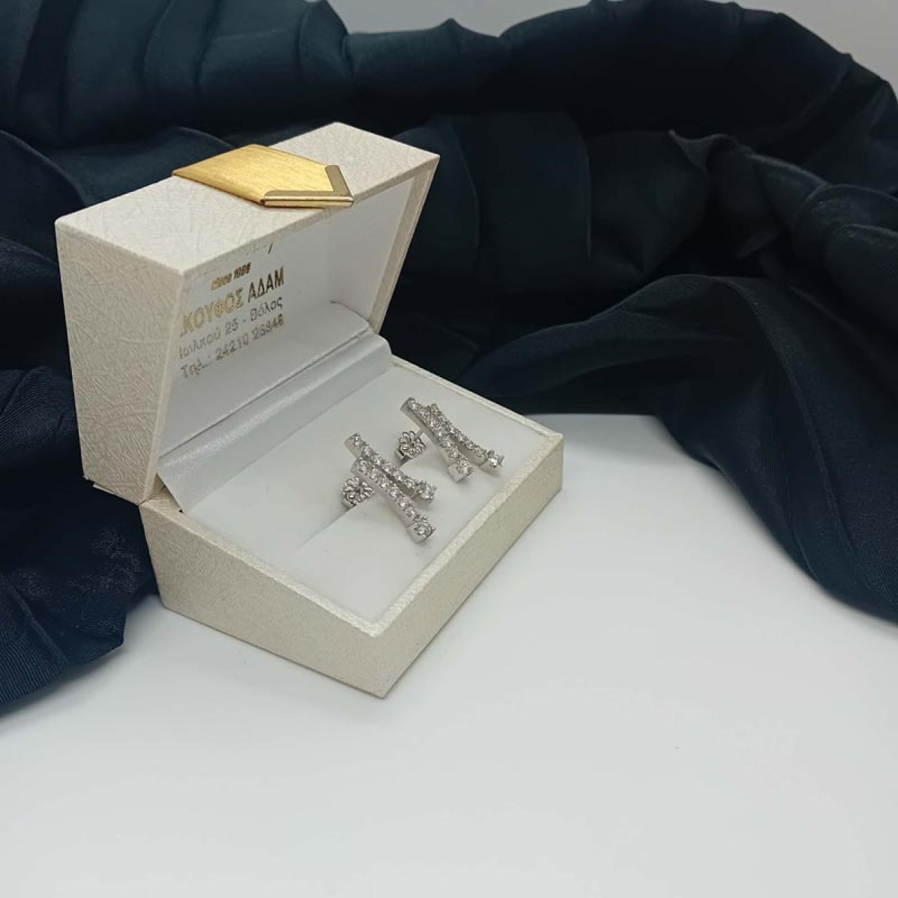 f03fc0da-24f0-411b-88e1-b690753a2a43