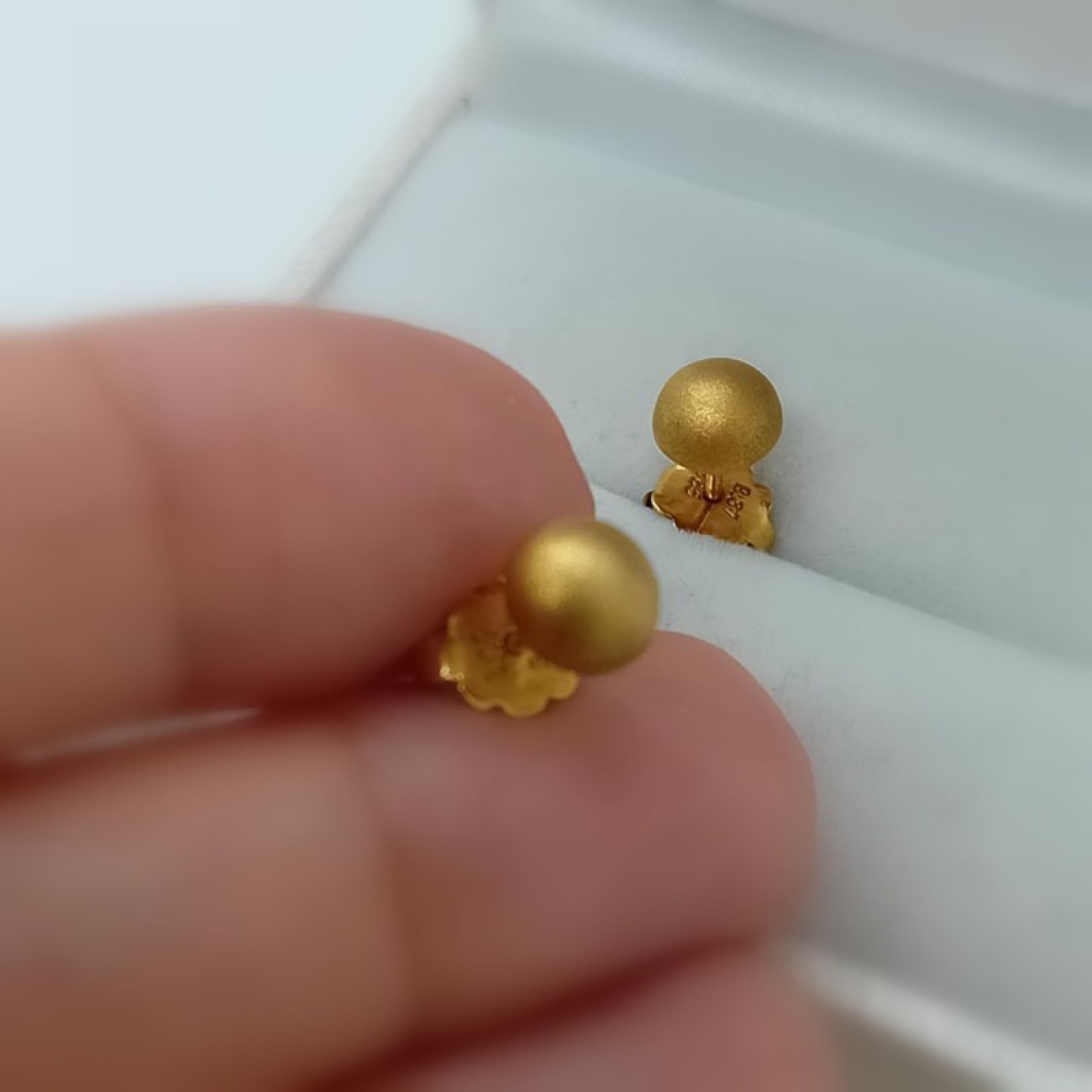 f5883fcb-1c26-400b-b770-4d8789f6ea88