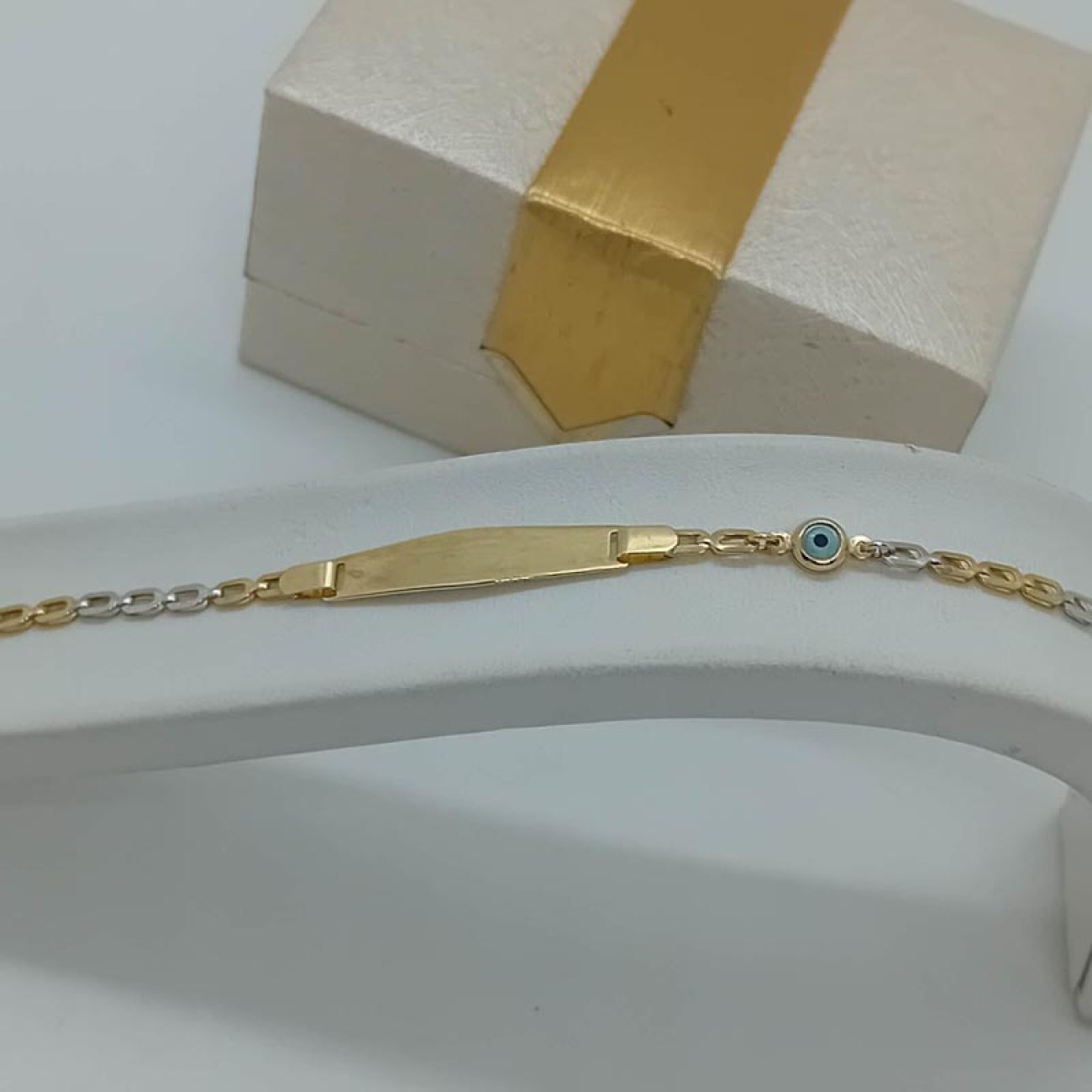 Χρυσή ταυτότητα Κ9 με ματόχαντρο