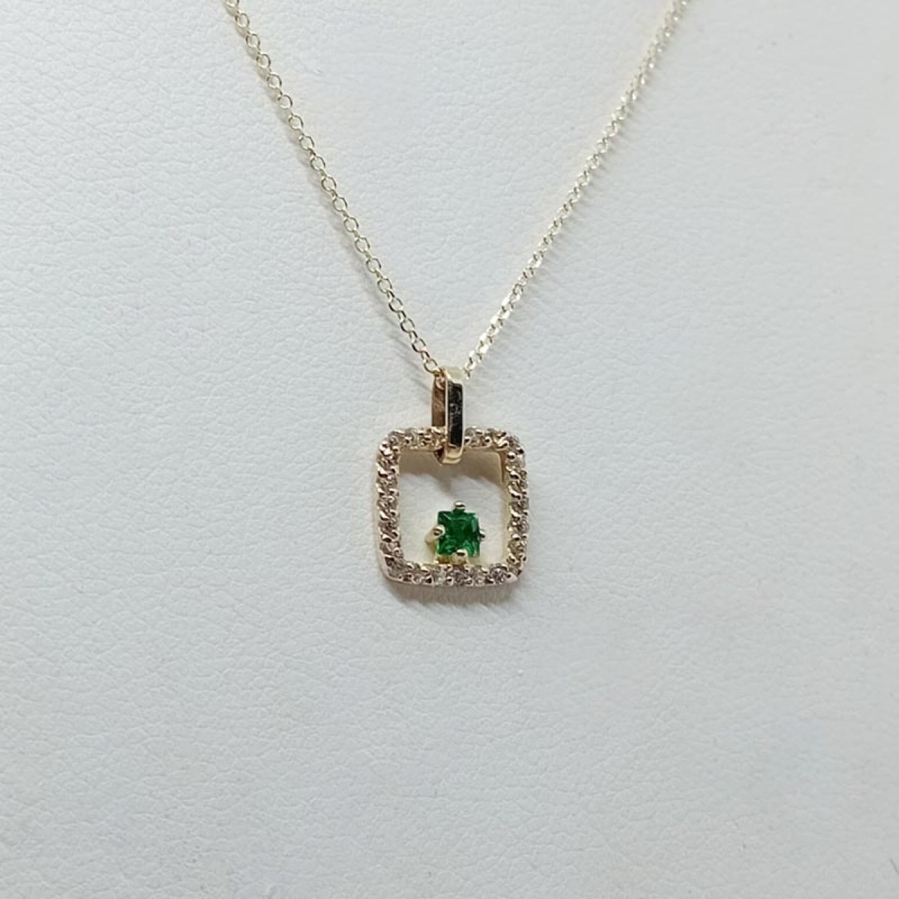 Χρυσό κολιέ τετράγωνο μοτίφ με μπλε ζιργκόν