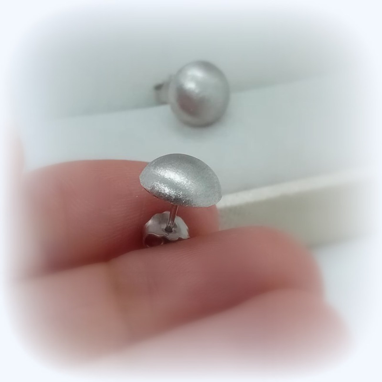 Σκουλαρίκια λευκόχρυσα Κ14 ΜΑΤ ΜΠΙΛΙΕΣ