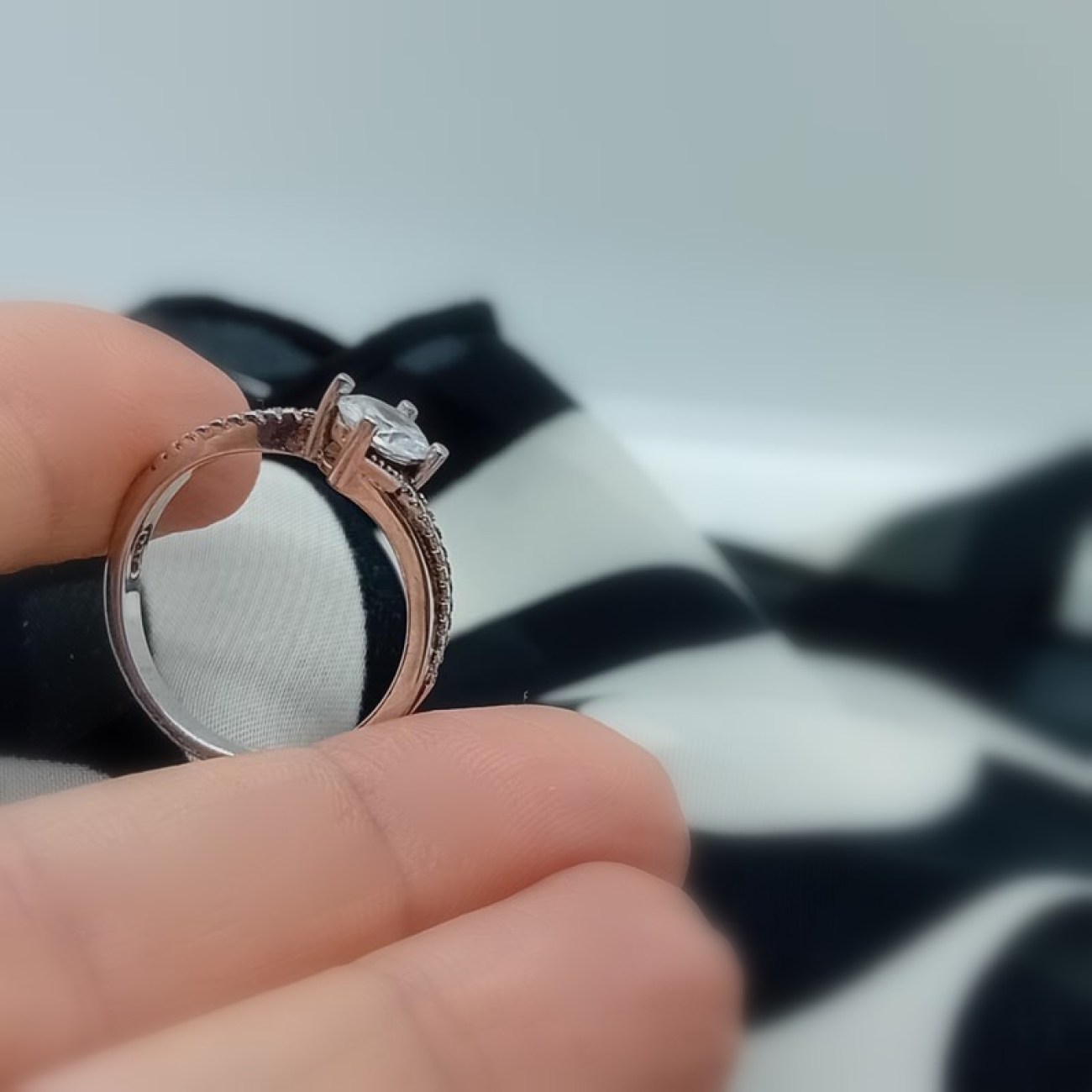 feeb03bc-a915-4273-bc1a-65ab3253c319